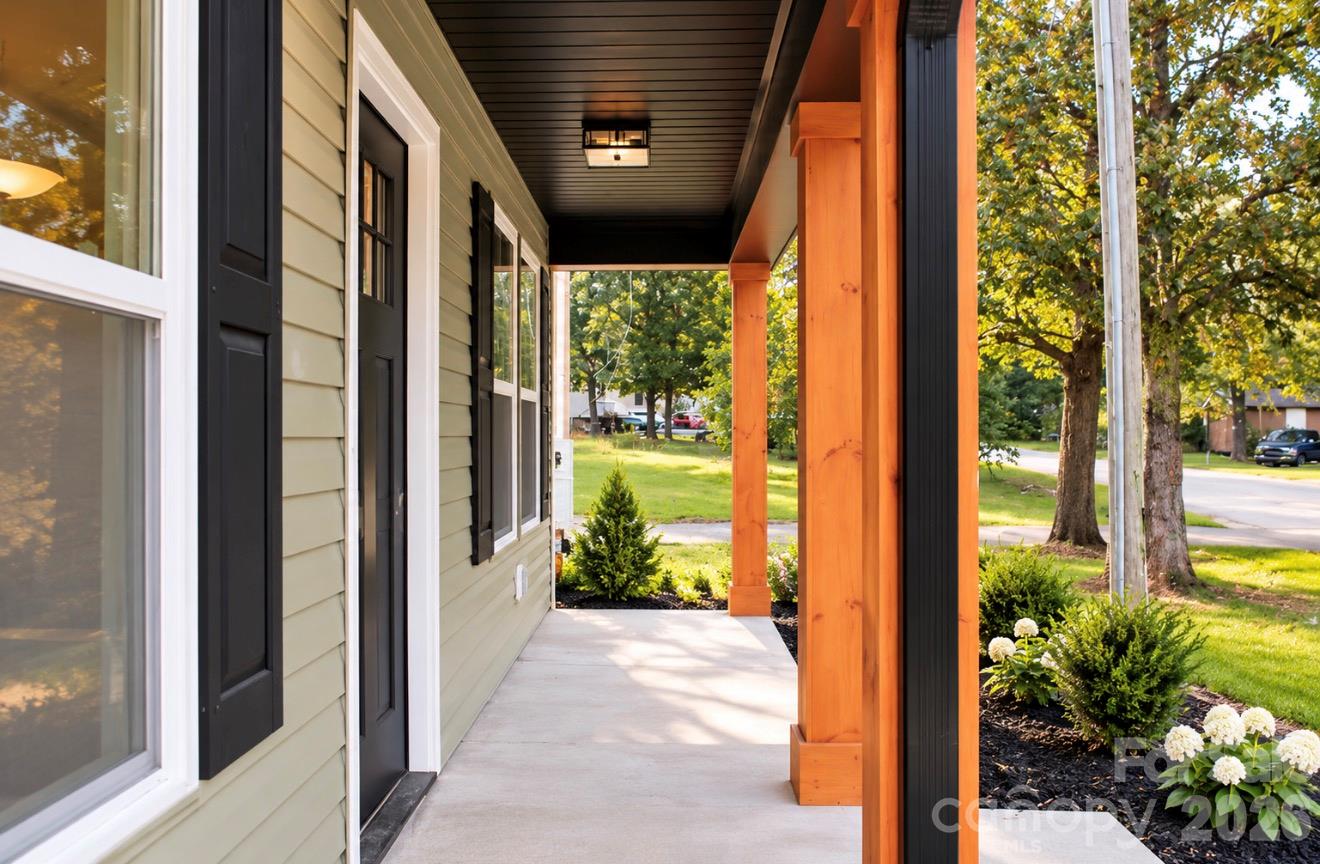 521 Castlewood Circle