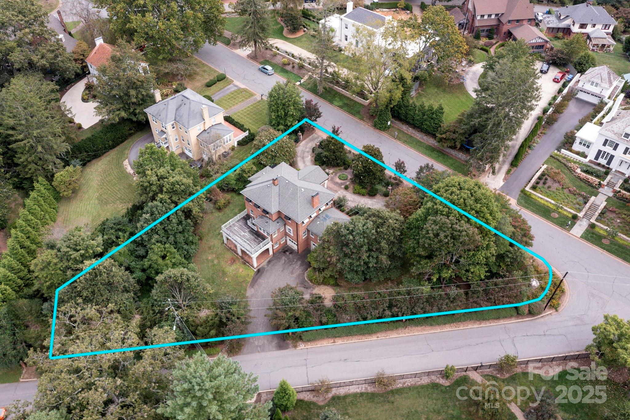 9 Griffing Boulevard