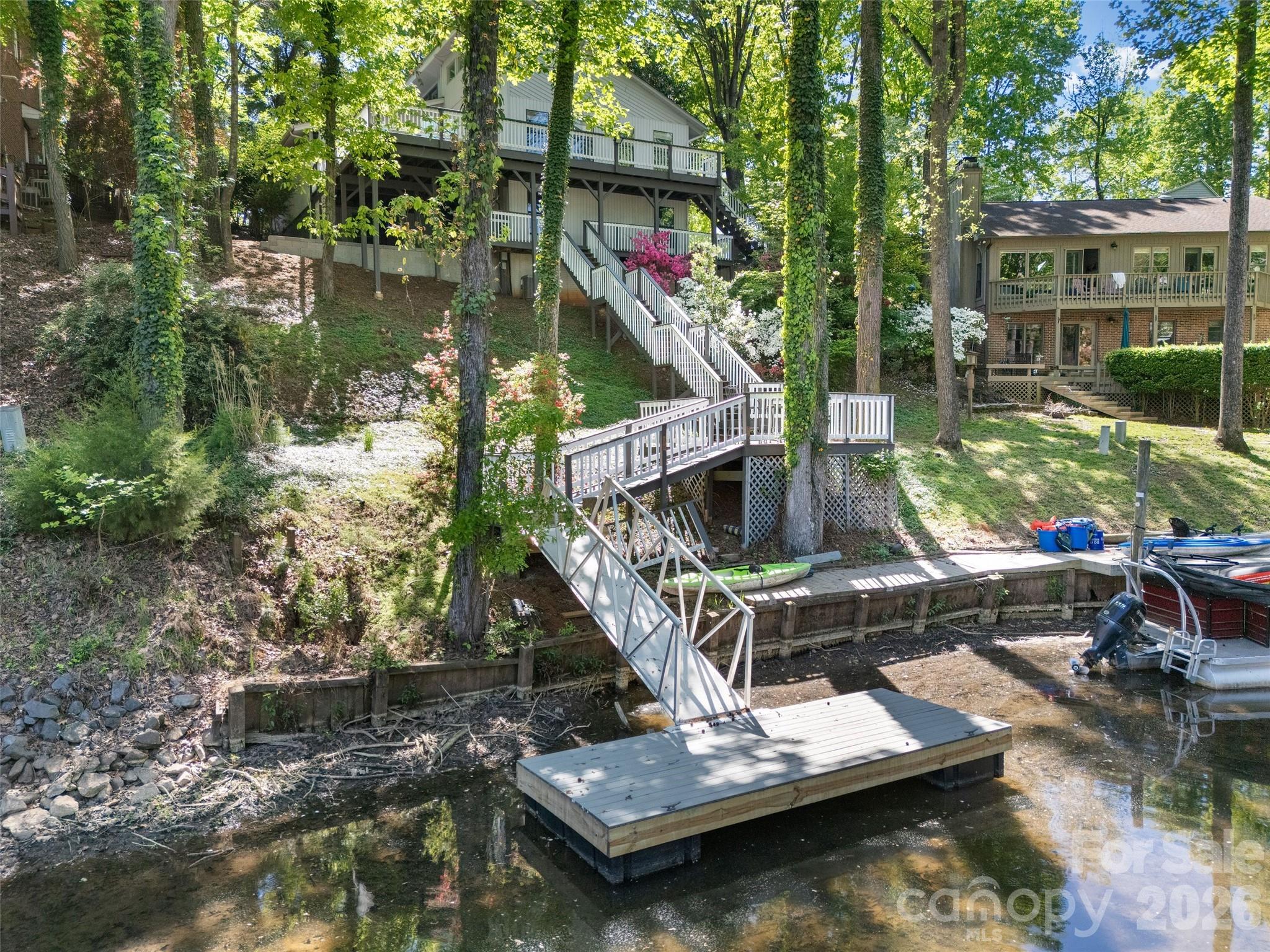 Tega Cay - Residential