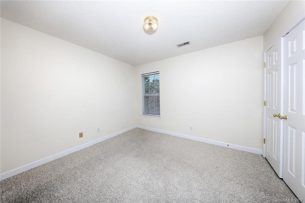 Raccoon Hollow - Residential