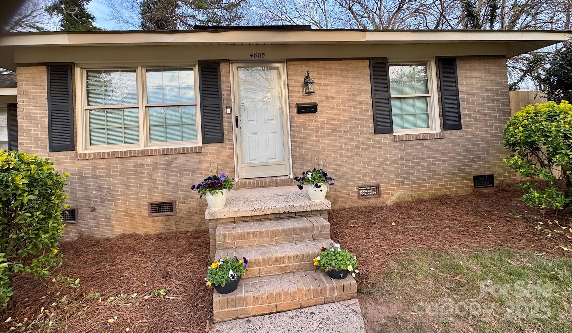 4805 Horizon Circle