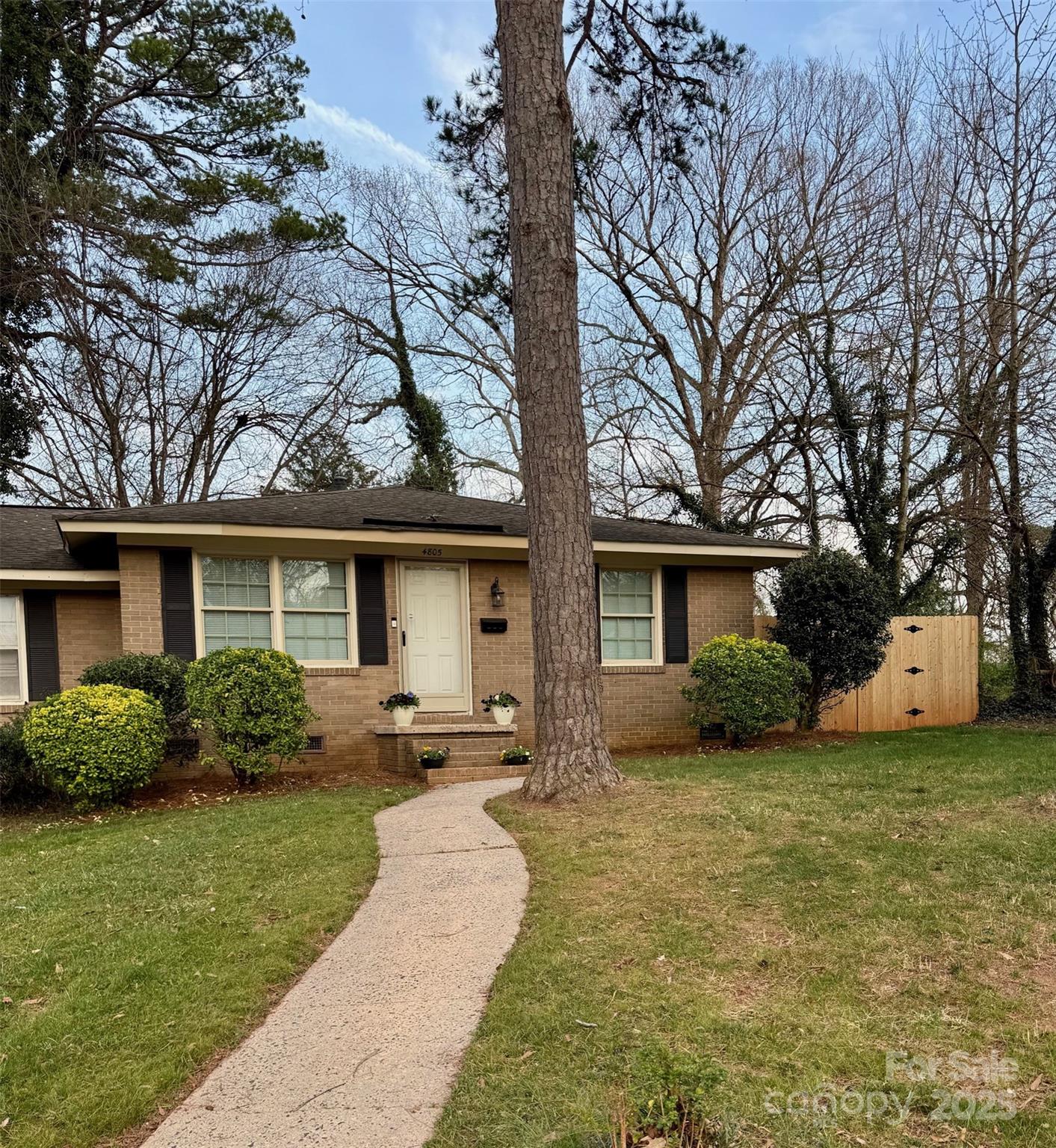 4805 Horizon Circle