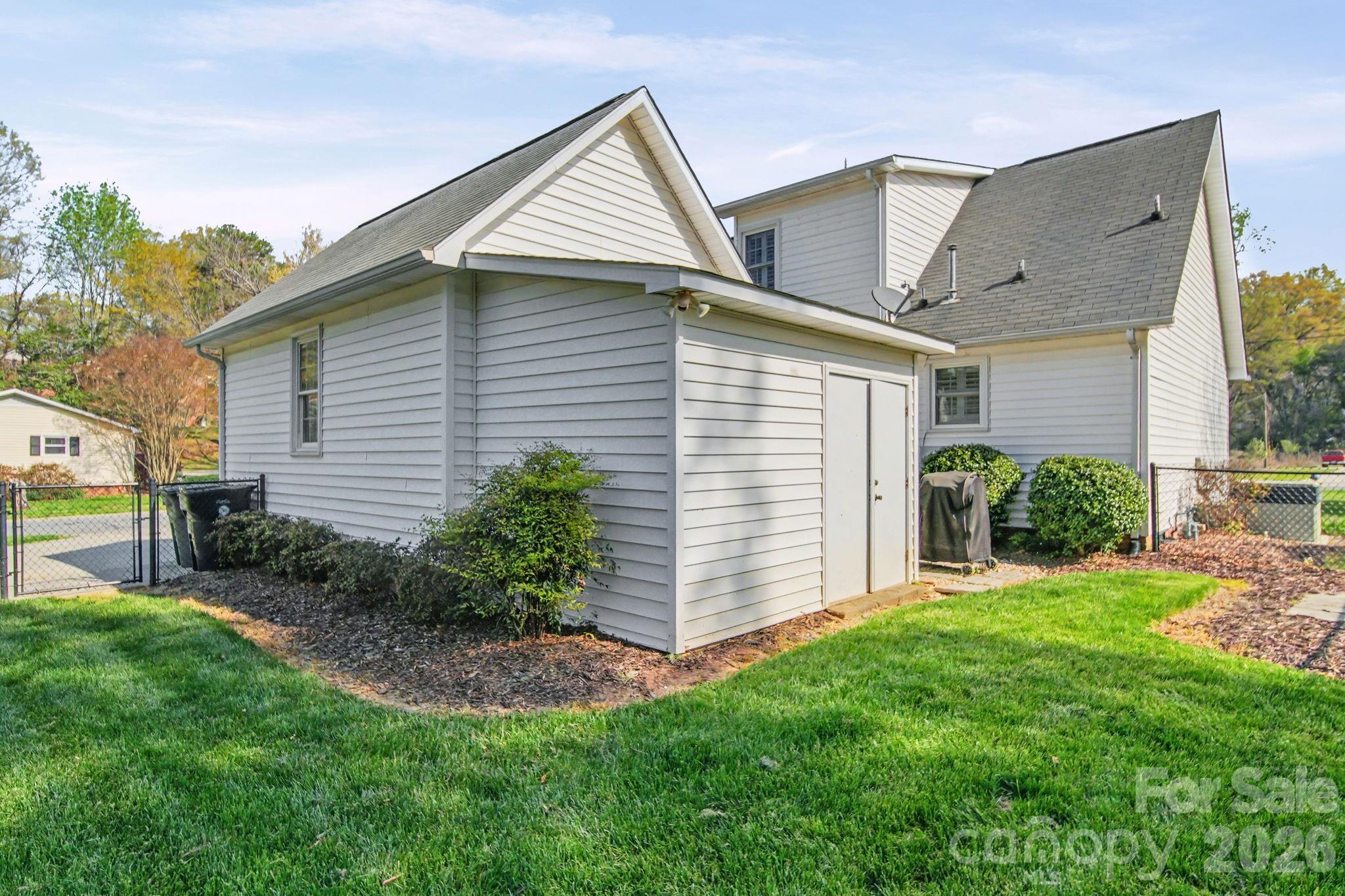 670 Sylvan Street SW