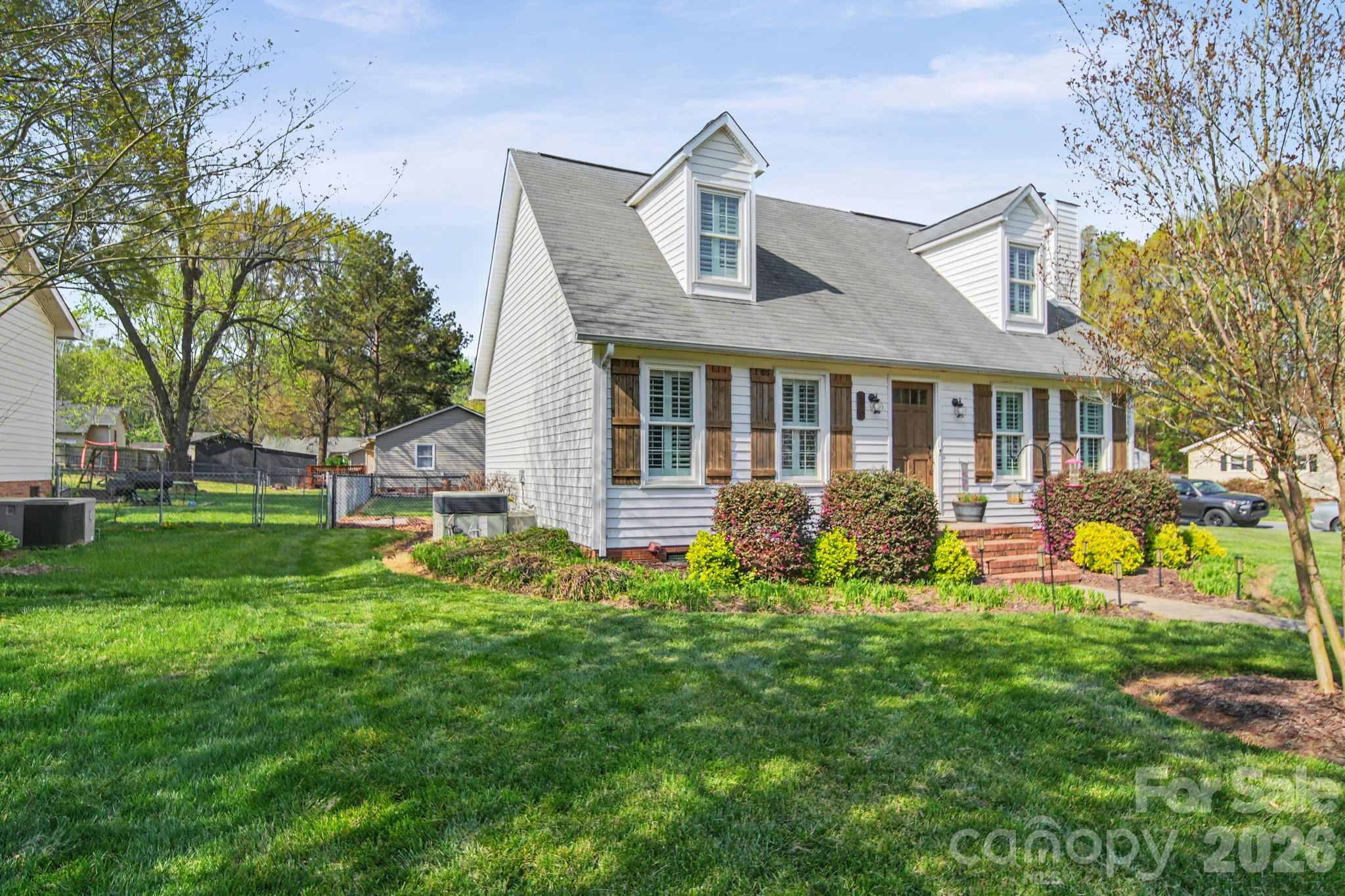 670 Sylvan Street SW