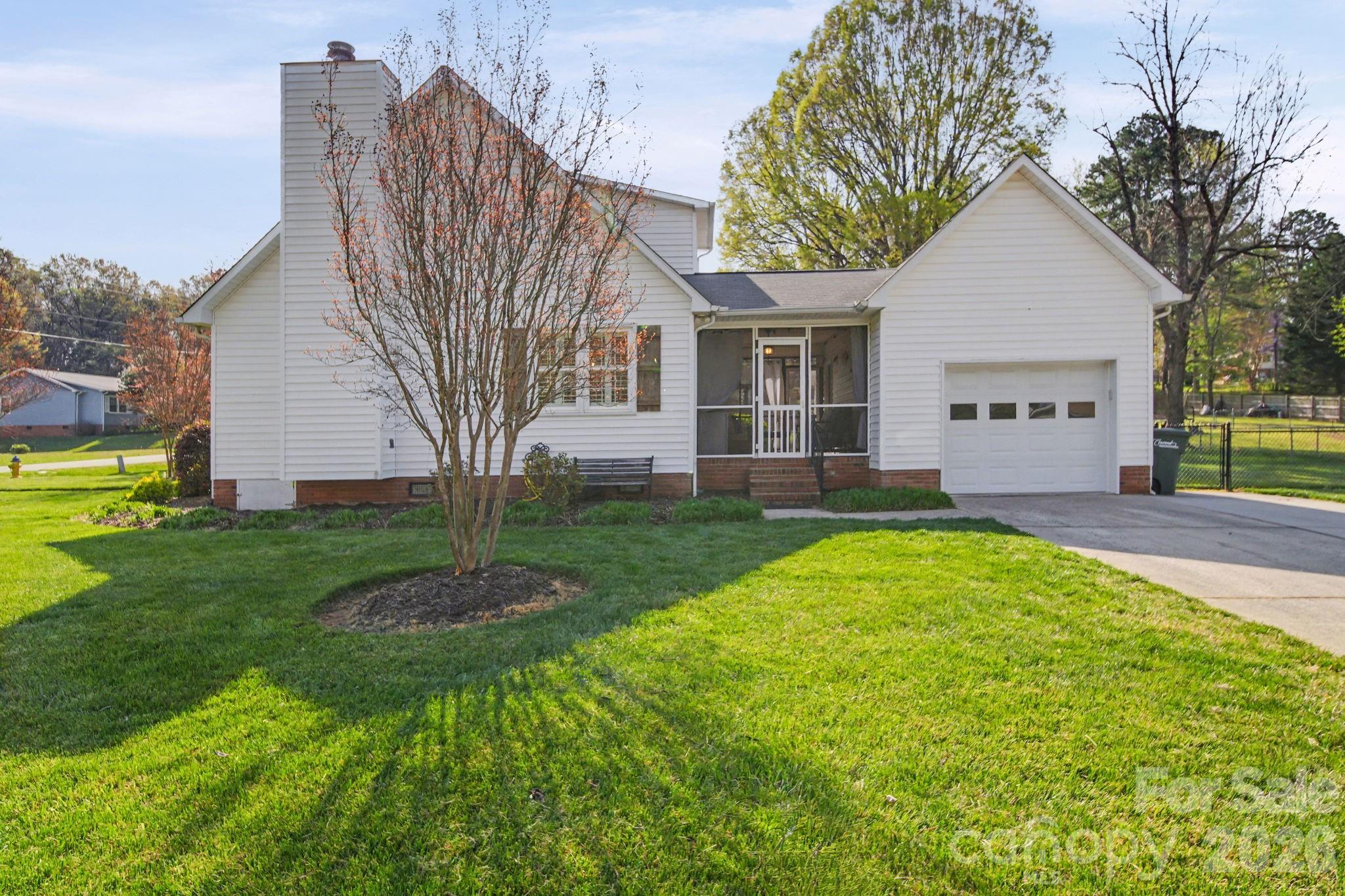 670 Sylvan Street SW