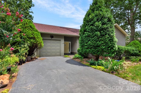 Photo of 16 Spring Hollow Circle, Asheville, NC 28805 (MLS # 4412401)