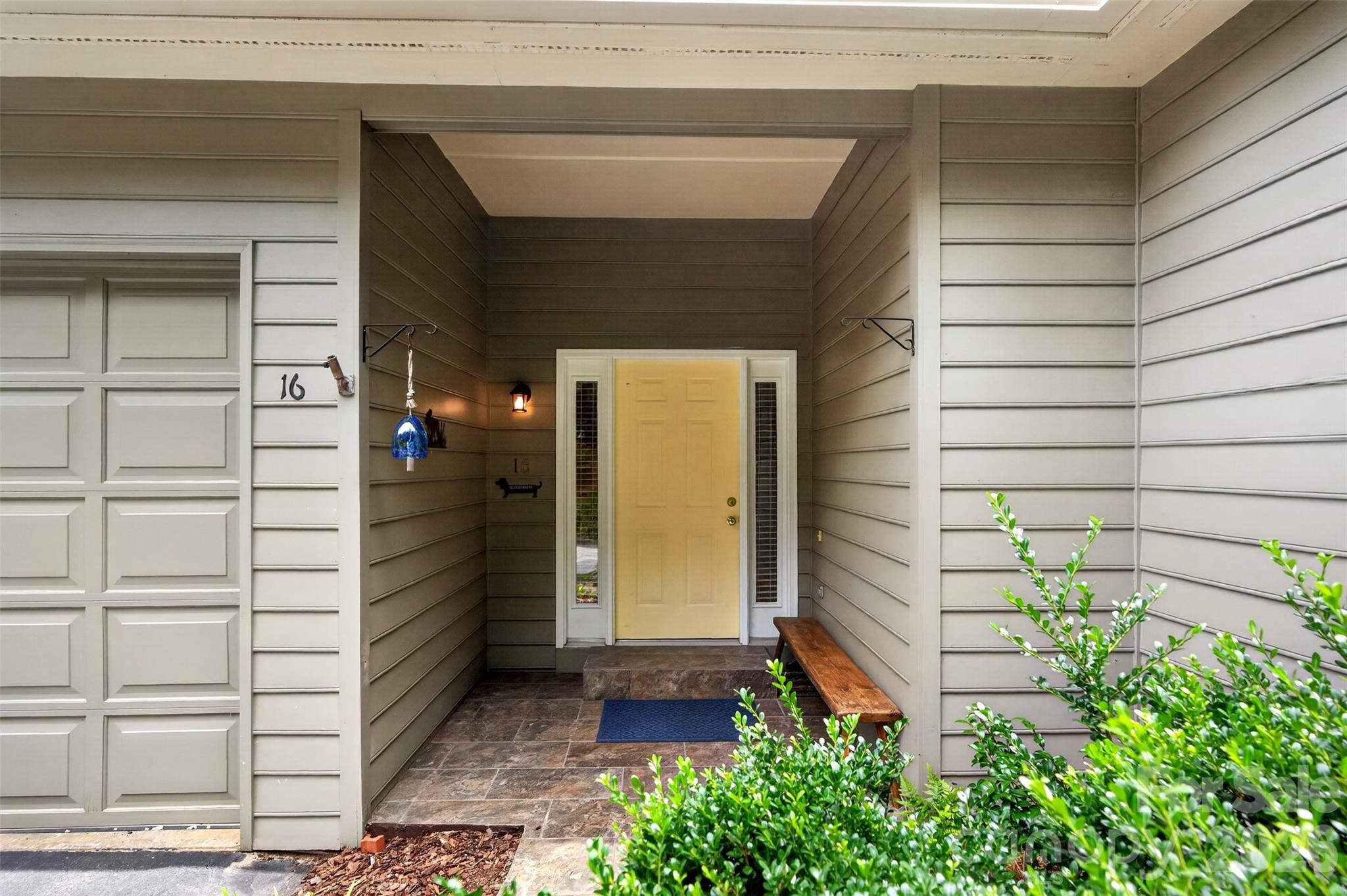 16 Spring Hollow Circle