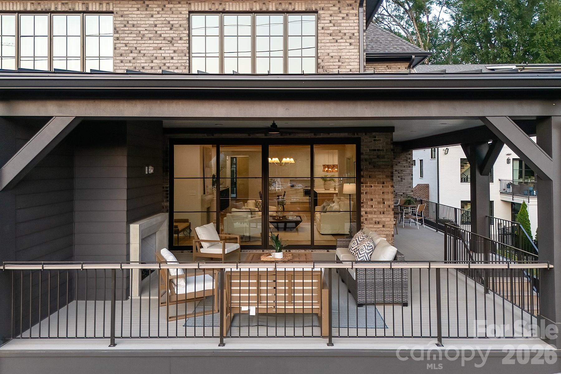 1214 S Kings Drive A