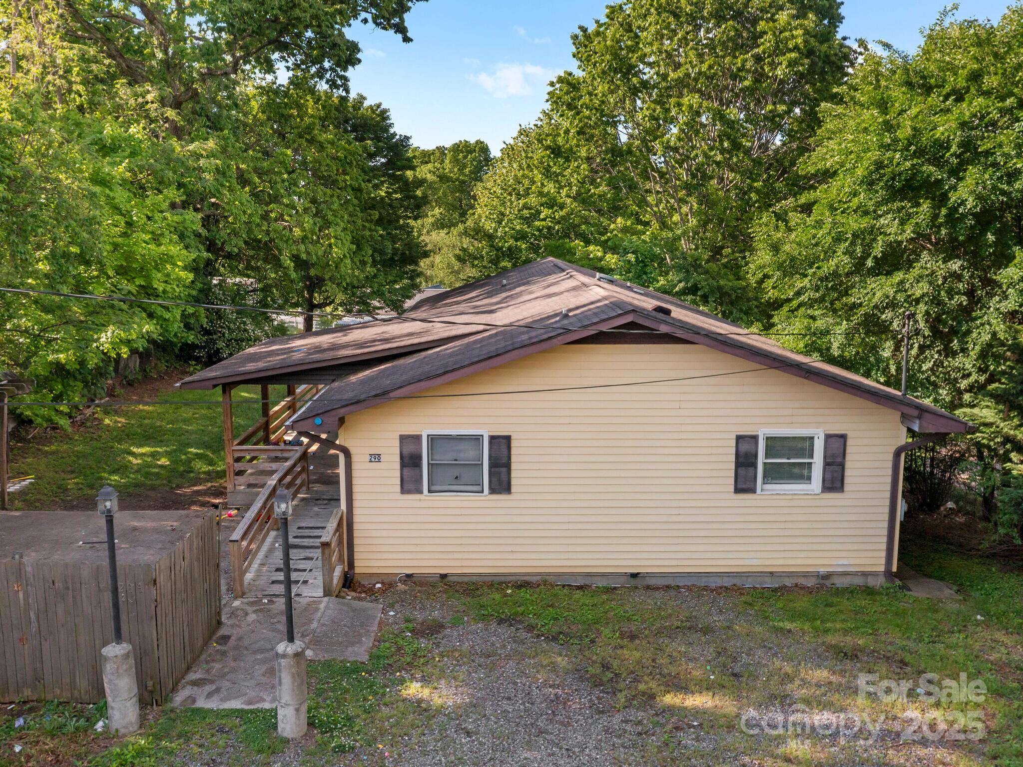 290 Deaverview Road