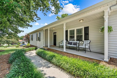Photo of 1328 32nd Street Court NE, Conover, NC 28613 (MLS # 4288822)