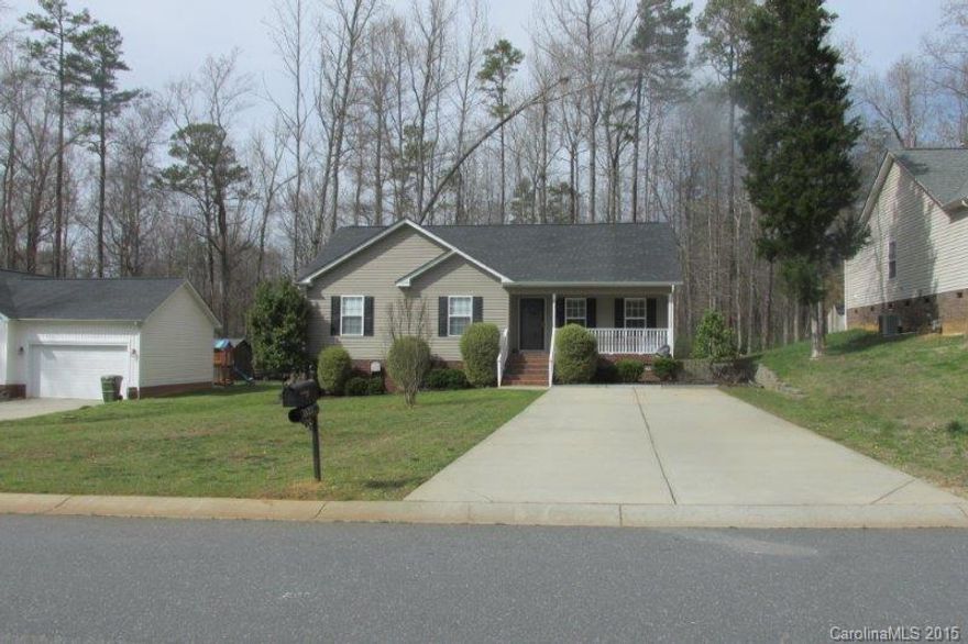 Great ranch style 3 bedroom 2 full bath in popular Fort Mill School District.  Vaulted ceiling in Living Room, trey ceiling in master.  Back deck with wooded buffer.  Window blinds remain. Heavy duty built in over FP to hold flat screen. Seller will remove upon buyer's request.  New carpet installed this past year. Home is move in ready!!