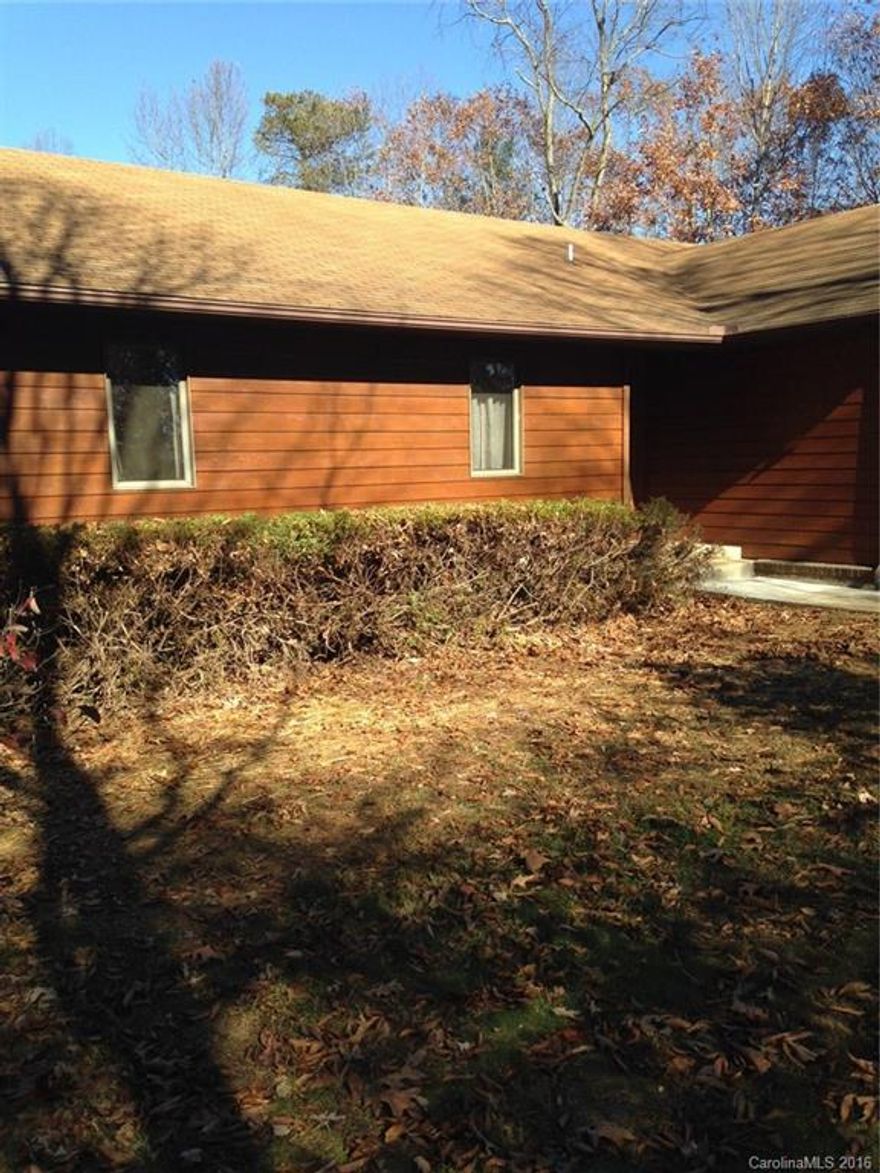 Well maintained ranch on private lot. Quiet, established neighborhood,convenient to Asheville and Weaverville.