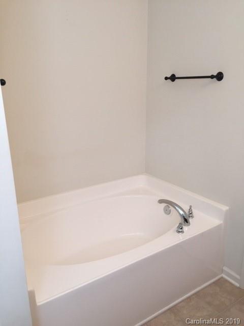 Brandon Oaks - Residential Lease