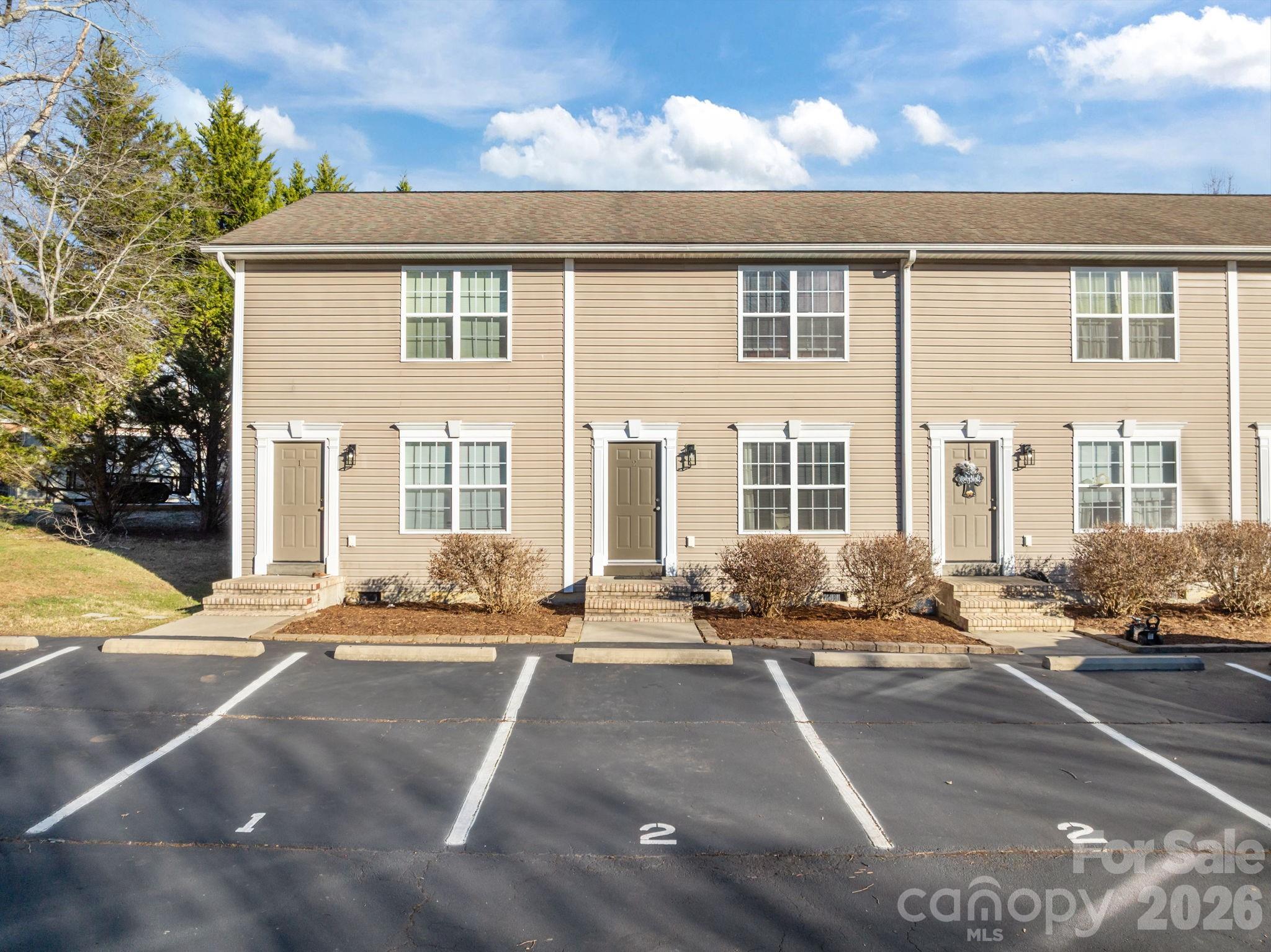 2 Meadow Glen Drive