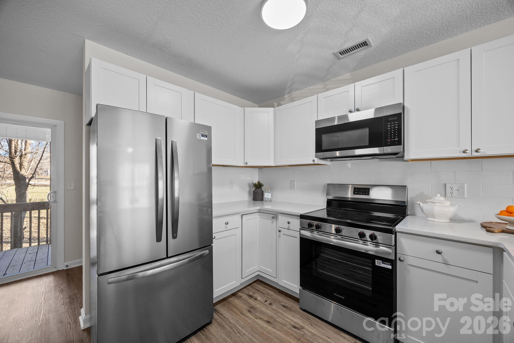 2 Meadow Glen Drive
