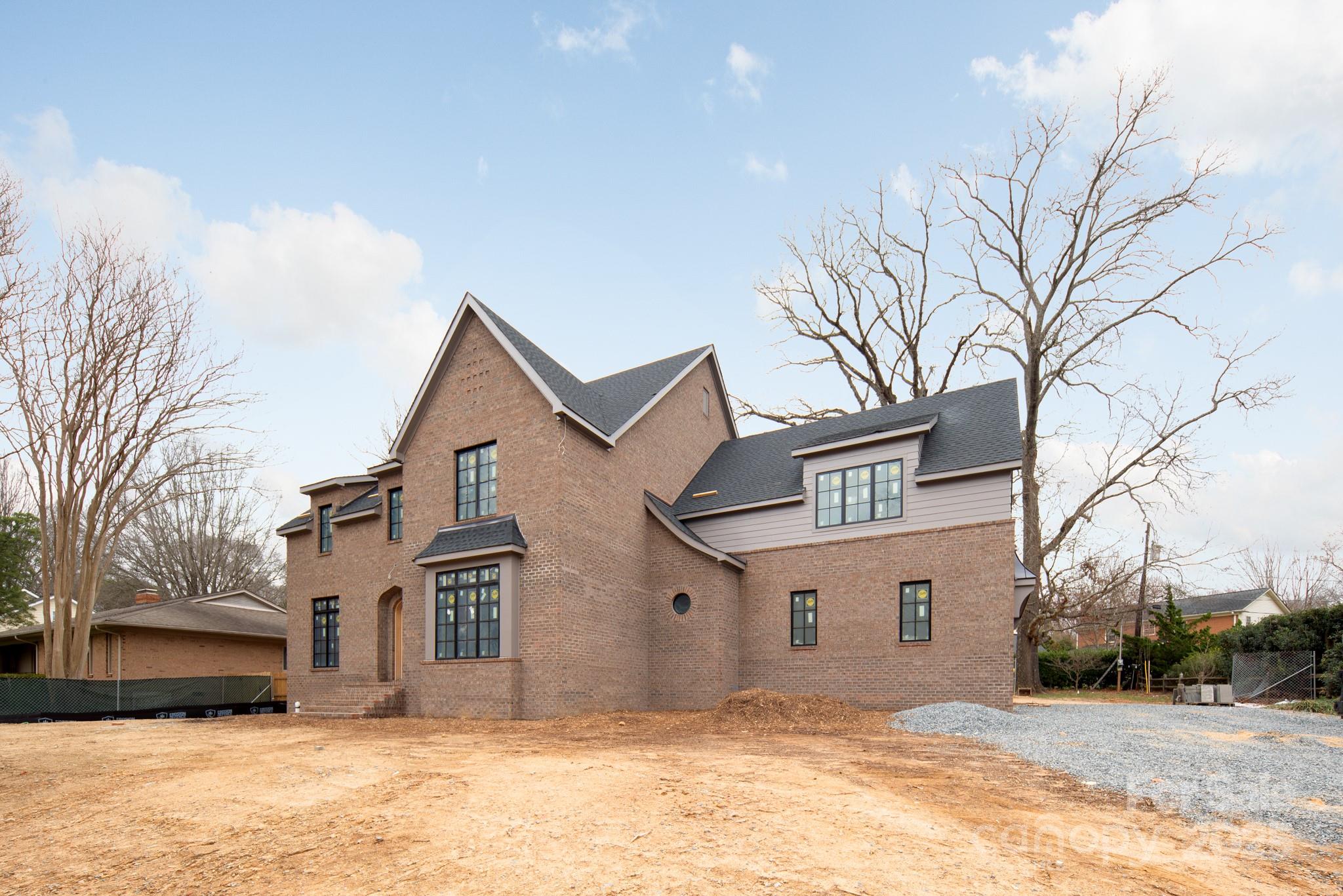 5124 Lansing Drive