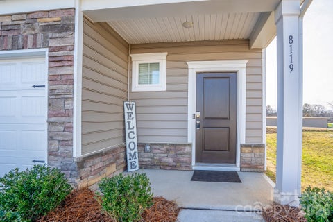 Photo of 8119 Sheffield Drive, Terrell, NC 28682 (MLS # 4409343)