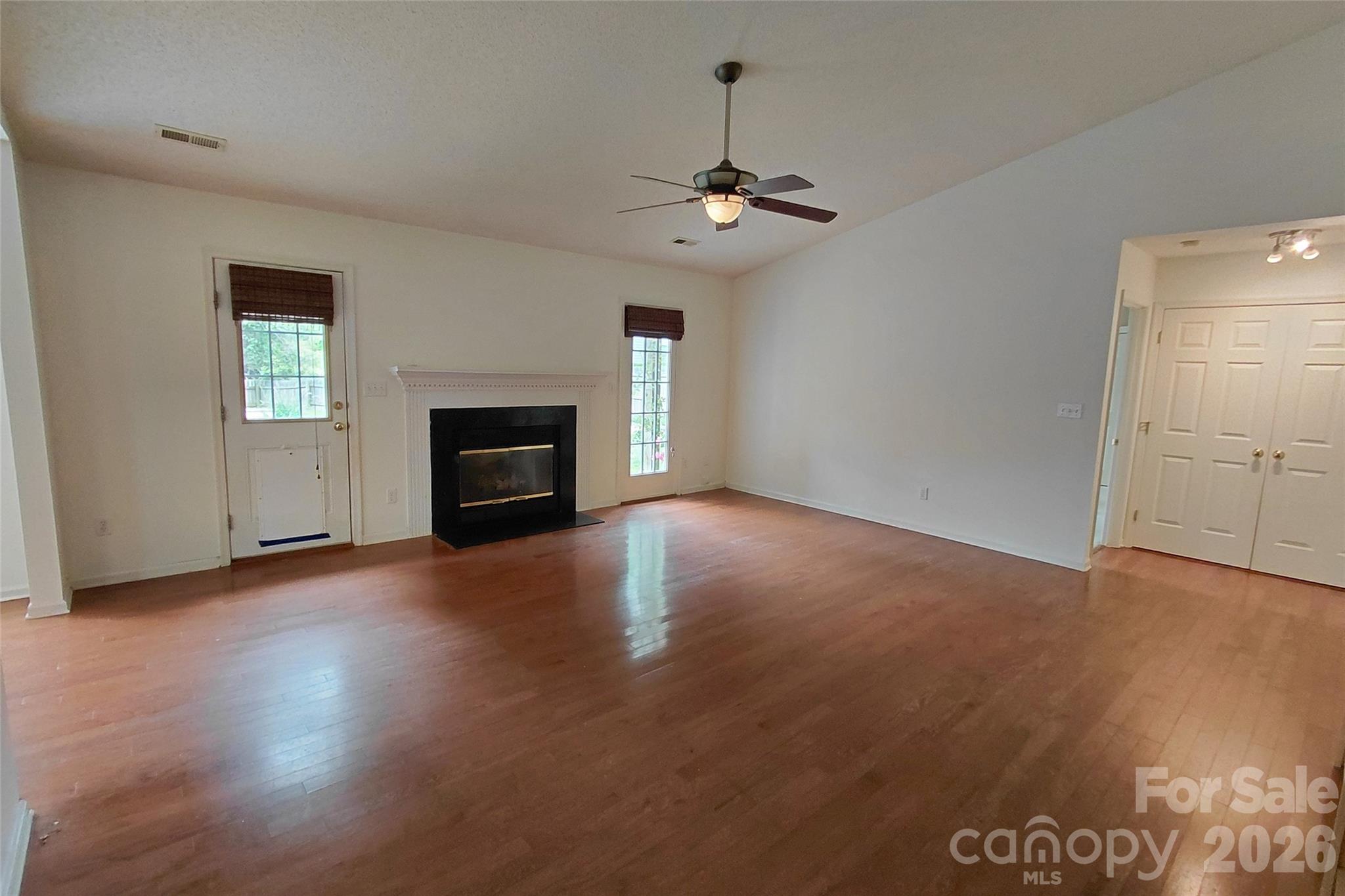 1016 Thorncrest Drive