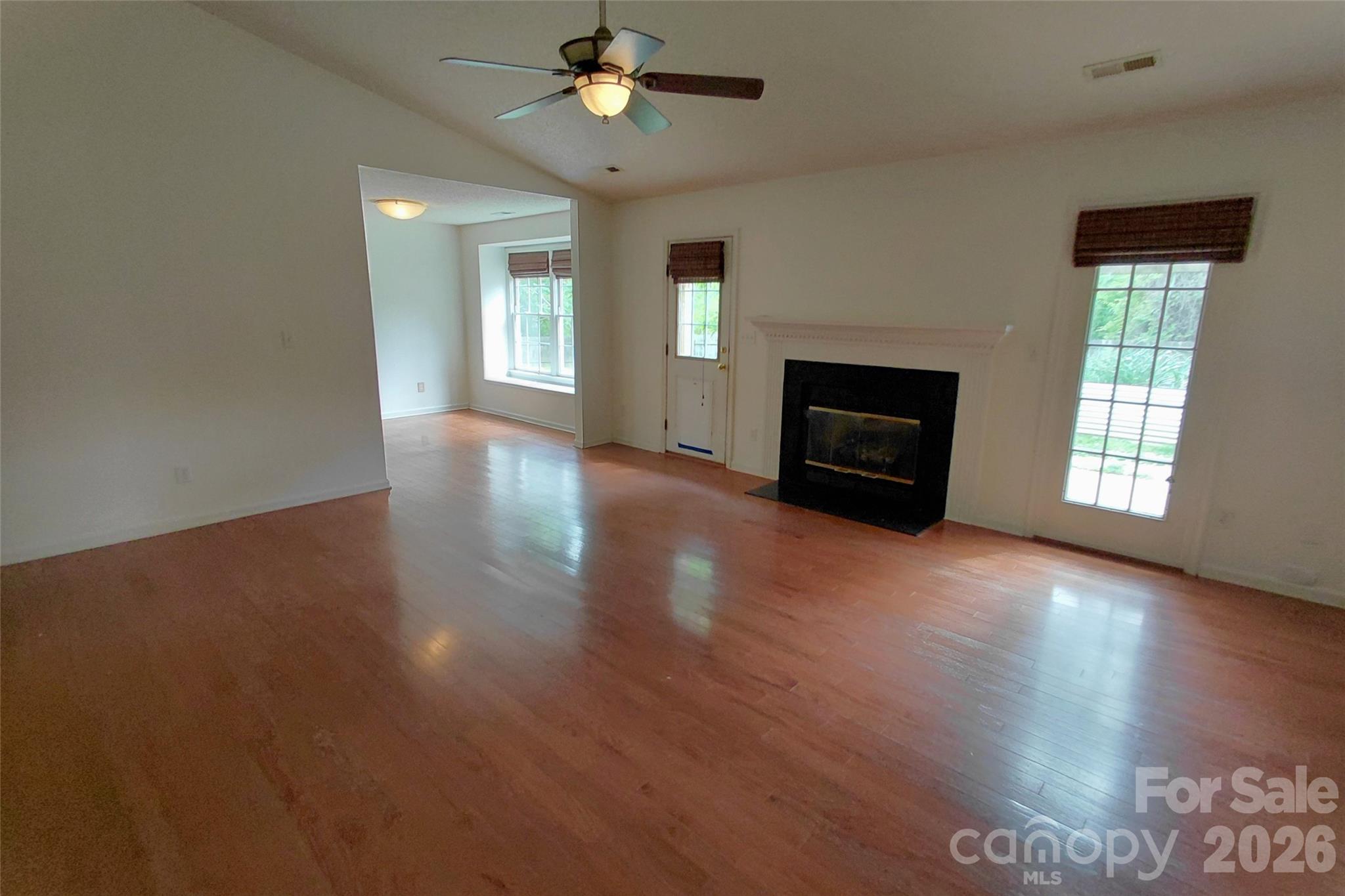 1016 Thorncrest Drive