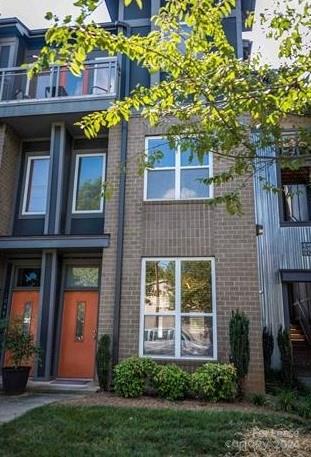 The Arts District - Residential Lease