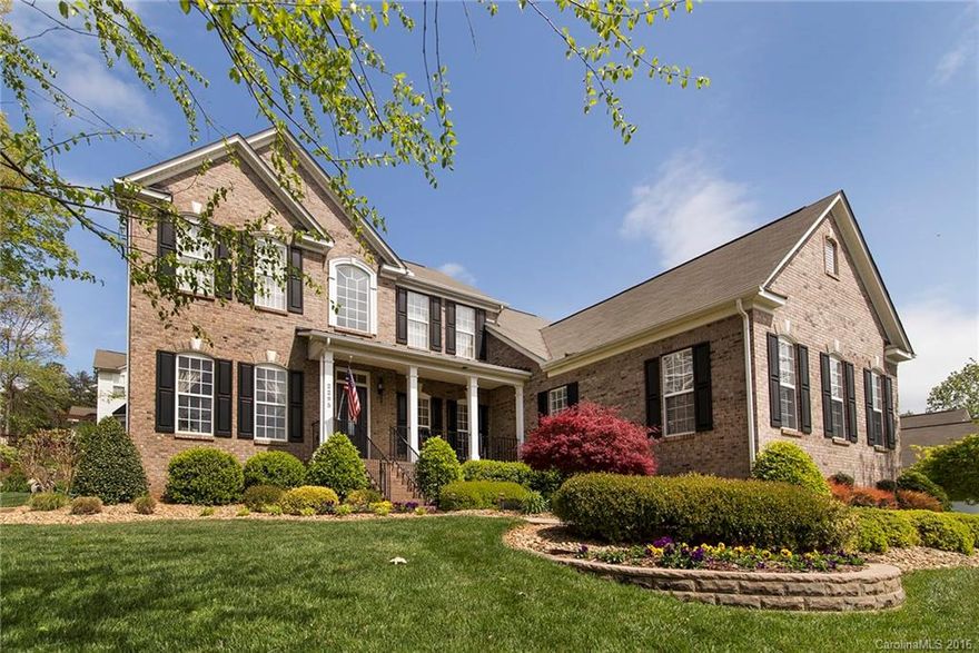 Setting, location, size & charm, this 4BDR, 2.5 bath home has it all! An entertainers delight w/an open kitchen into a 2 story great room. Bask in the tranquility of the lush garden grounds on this expansive custom home in the lake community of Smithstone. Enjoy your morning coffee from the screened porch/sunroom overlooking manicured grounds that are embellished w/beautiful gardens & landscaping. Be the envy of the community situated on a corner lot just a short walk to the clubhouse & pool.