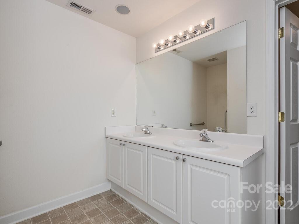 CORNERSTONE - Residential