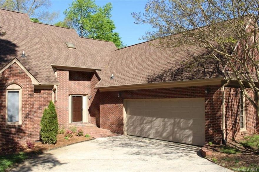 Gorgeous home with open floor plan in South Charlotte community. This house features a spacious office, custom build-ins, and kitchen at main level. Master Bedroom with custom closet and bathroom with a garden tub! This house has a enormous walk-in attic! Breath taking landscape in the neighborhood. This community features club house, gated community, pond, pool, and tennis court. Water and lawn maintenance included. Minutes from South Park, Stonecrest, Arboretum, and Ballantyne area.