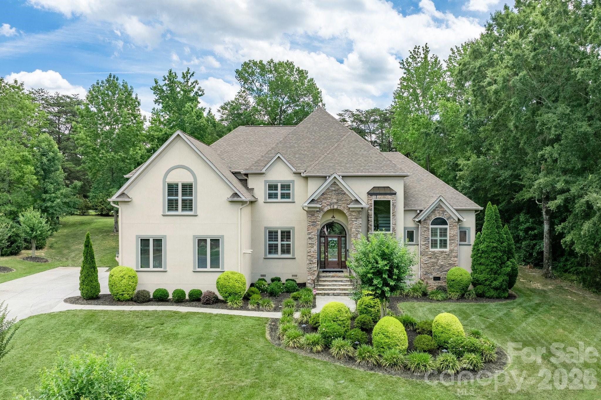 102 Finch Loop
