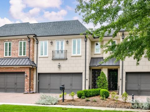 Photo of 117 Huntley Place, Charlotte, NC 28207 (MLS # 4387271)