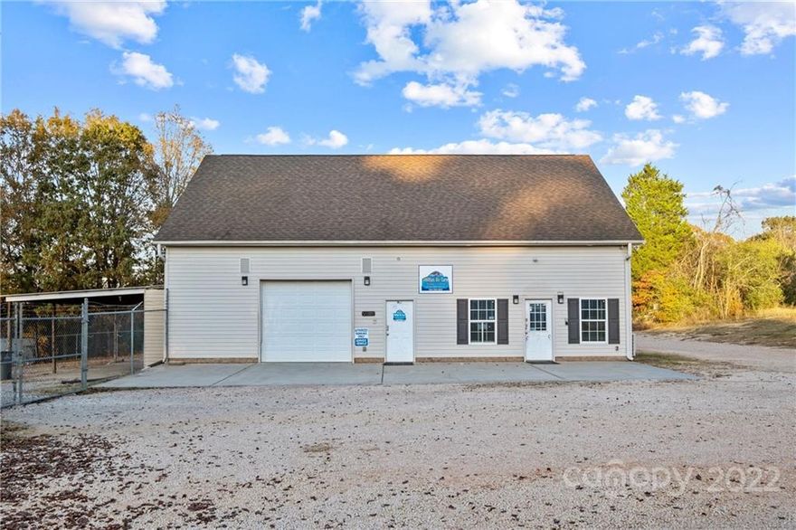 We're pleased to present this highly functional, free-standing +/- 2,958 sq ft of
office/warehouse located in growing China Grove, NC. This building is situated on a 0.60-
acre parcel (corner lot) with a fenced laydown yard for additional parking/storage.
The space features two grade-level doors and 12'+ clear heights. Property equipped with
conditioned warehouse, three restrooms, & +/- 1,297 SF of office. The site has quick
and convenient access to both Hwy 29 (1-min drive / 0.1 miles) & I-85 (4-min drive time /
1.6 miles).
PROPERTY HIGHLIGHTS
+/- 2,958 SF (57/43) warehouse to office
Conditioned warehouse
12'+ clear height
1-min drive time hwy 29 / 4-min drive time I-85
3 restrooms
Two grade-level doors
Ample parking
Fenced laydown yard