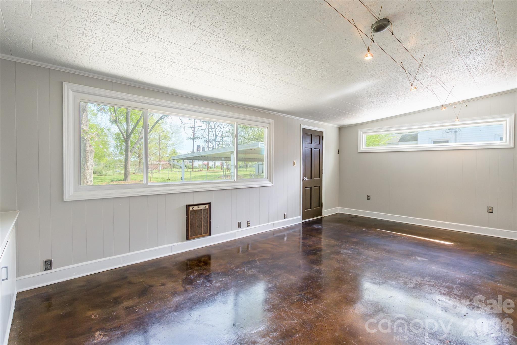 Seventeen Acres - Residential