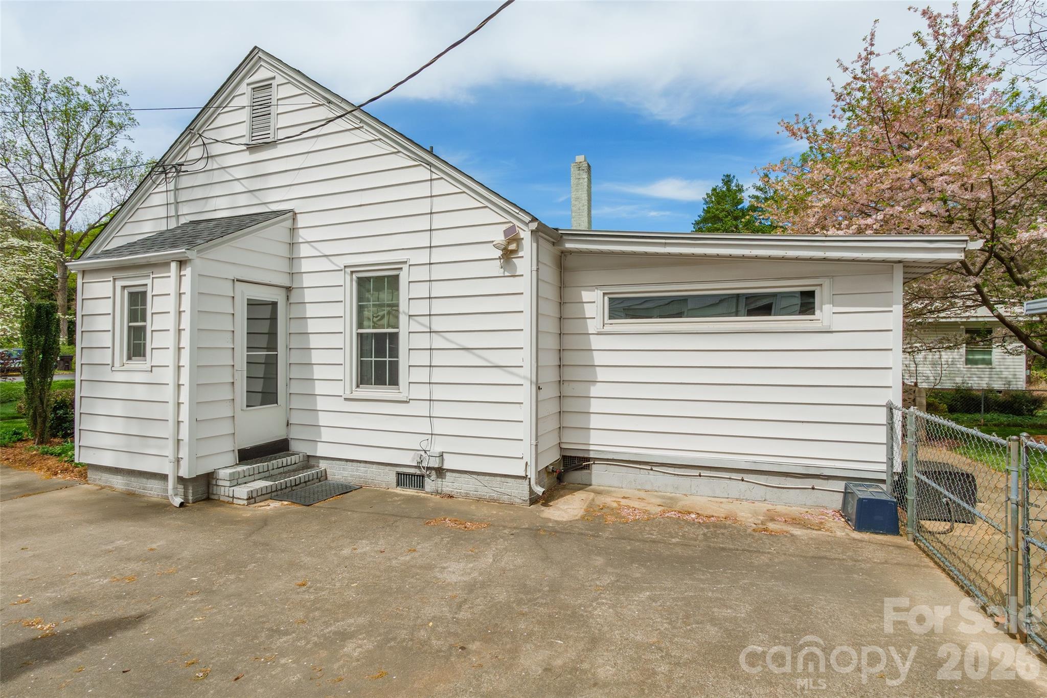 Seventeen Acres - Residential