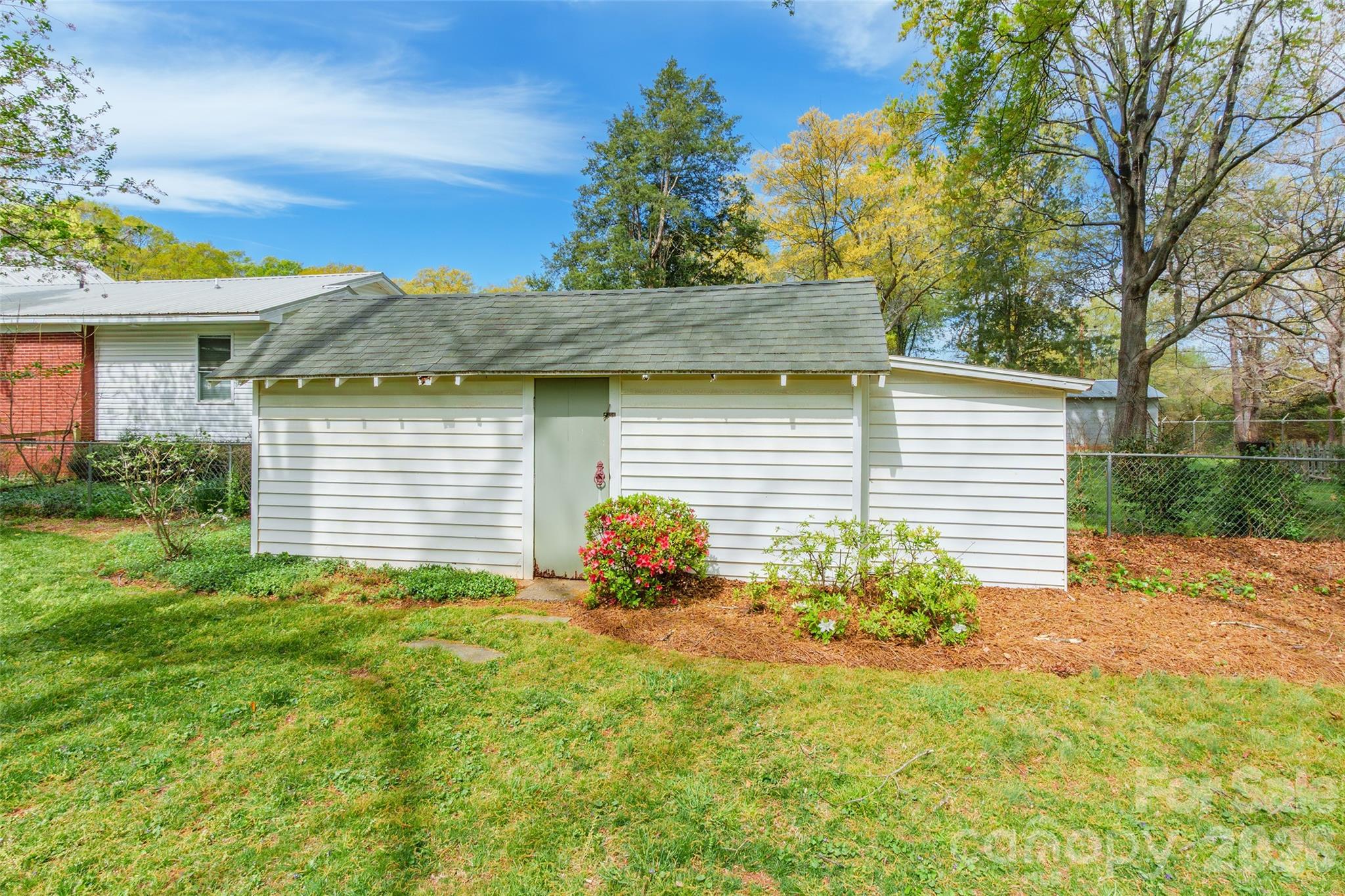 Seventeen Acres - Residential