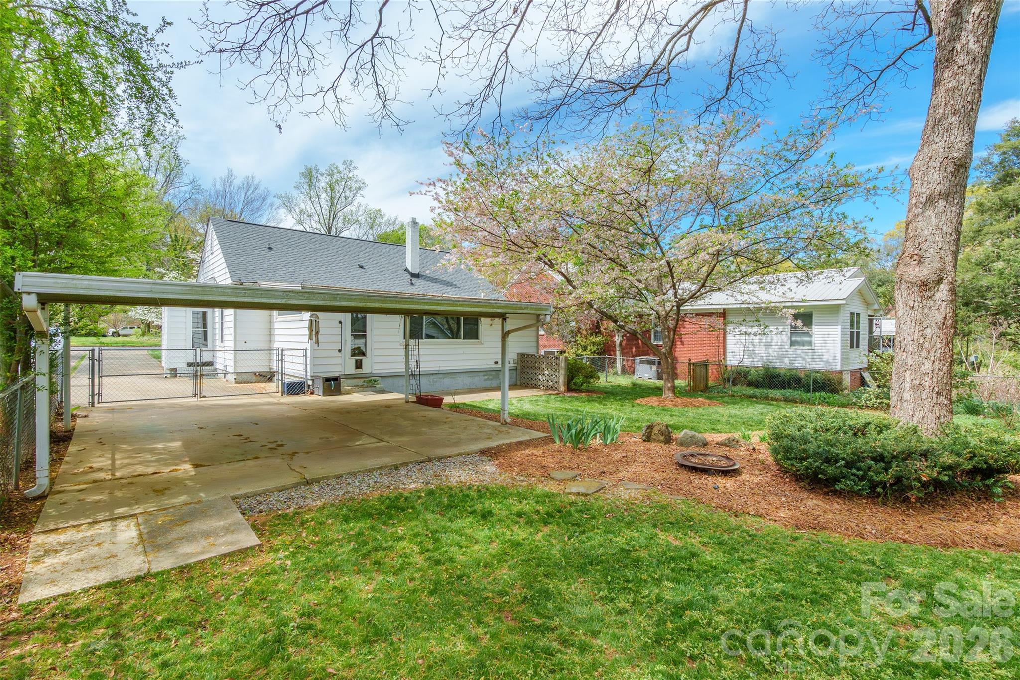 Seventeen Acres - Residential