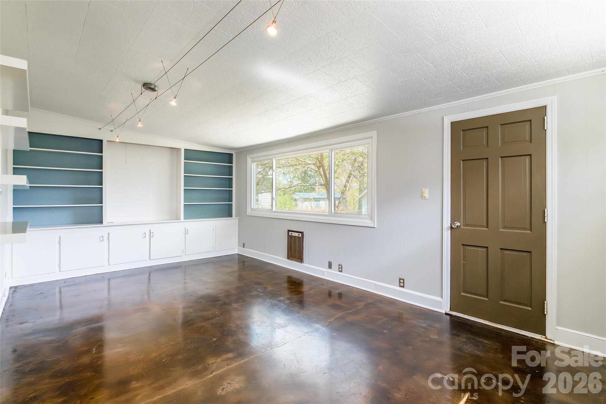 Seventeen Acres - Residential