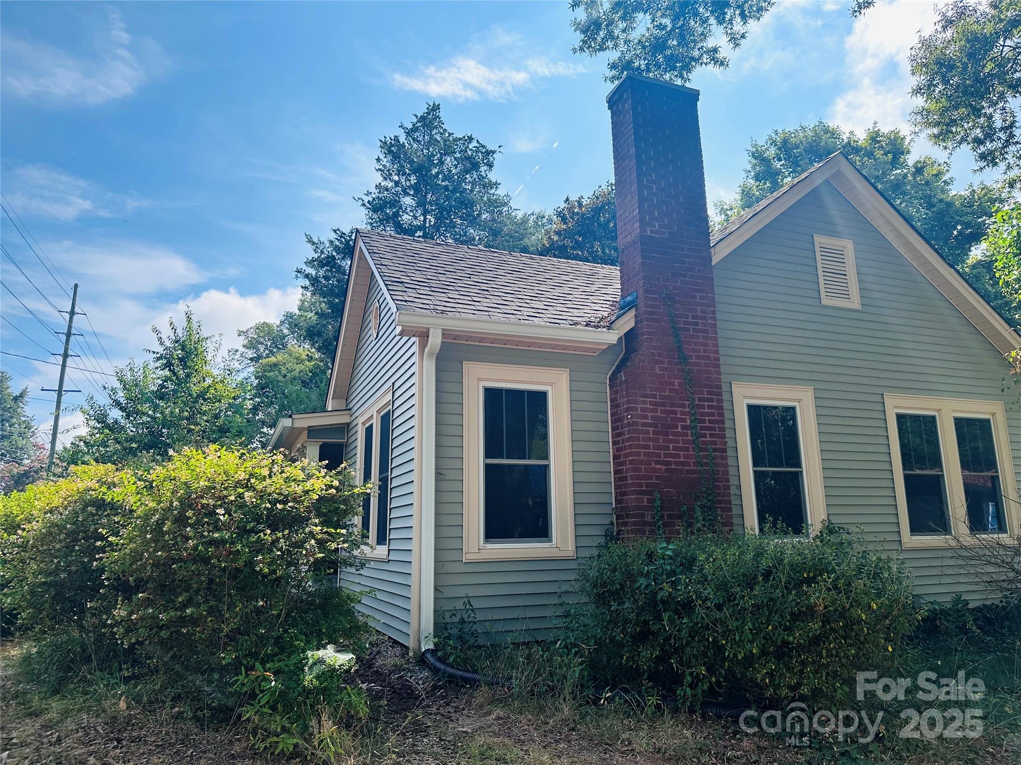 63 Brookwood Avenue NW