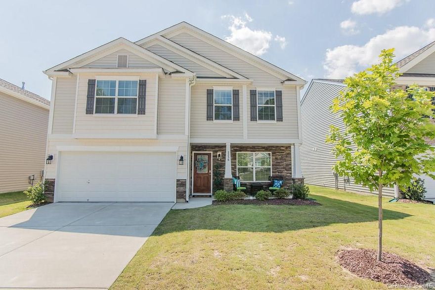 Desired neighborhood with pool. Lancaster County taxes; Close to shopping, dining, entertainment. Open floorplan, gas log fireplace, island in kitchen, gourmet cabinets. Three spacious bedrooms and a loft. Flat backyard! Walking distance to amenities.
Offers: Seller name must be listed as "OneSource Relocation"