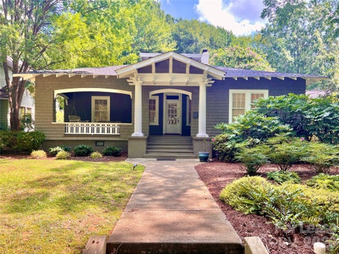 Photo of 911 E Worthington Avenue, Charlotte, NC 28203 (MLS # 4396535)