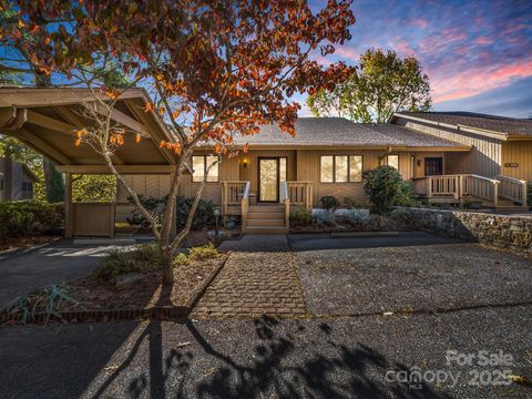 502 Live Oak Lane Hendersonville NC 28791