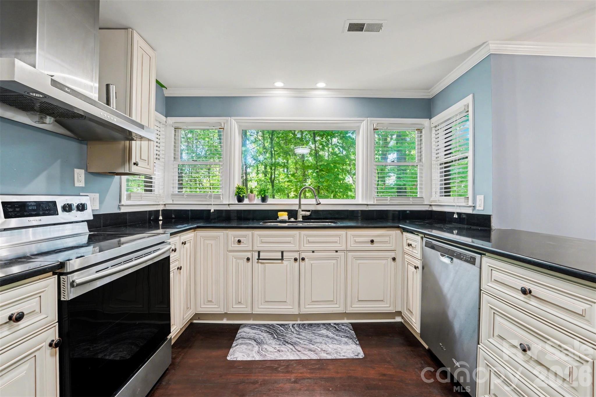 Newman Manor - Residential