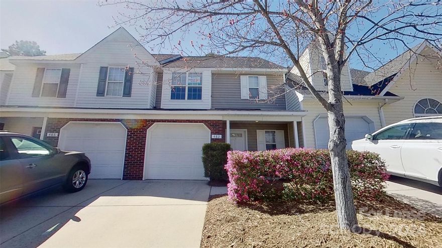 Available mid-February! Seize the opportunity to lease this 2-bed, 2-bath townhouse in Pineville.
Conveniently located minutes from I-485, I-77, and Carolina Place Mall, it ensures easy living with abundant dining and shopping choices.
Enjoy community amenities like a pool and the nearby Belle Johnson Park.