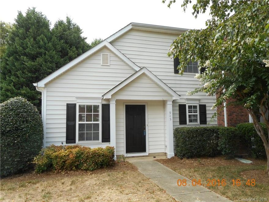 Fantastic end unit with master down in awesome Ft Mill School district. Fresh paint and carpets to be cleaned. This unit is priced to move quickly, way under comparable sales.