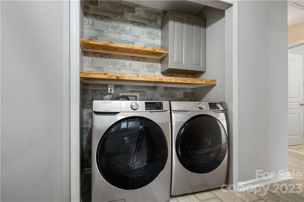 Ridge Pointe - Residential