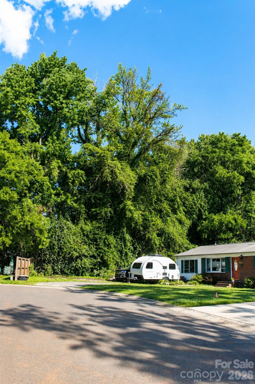 1122 Zion Court