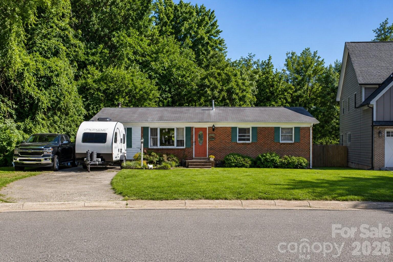 1122 Zion Court