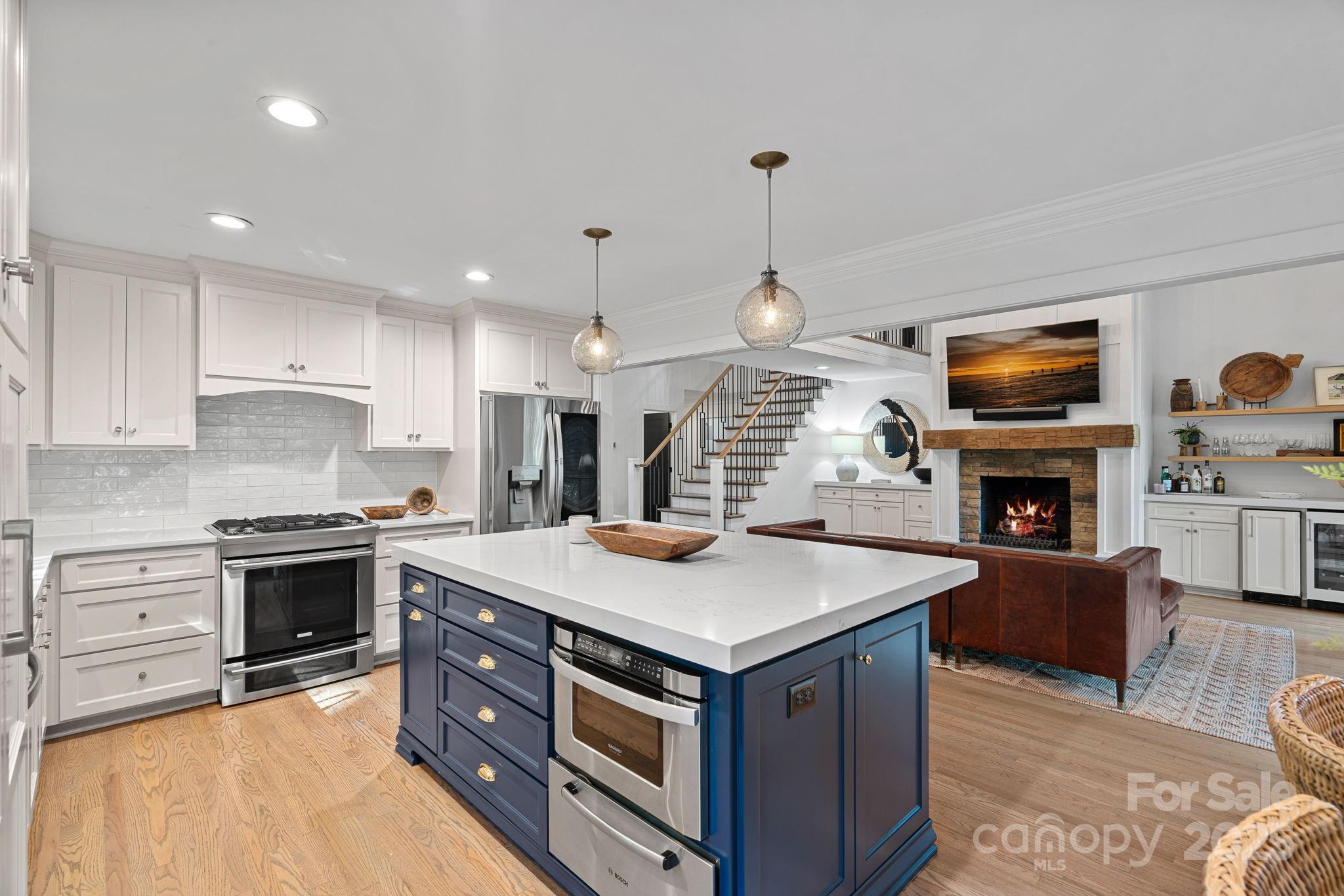 Diane Shores - Residential