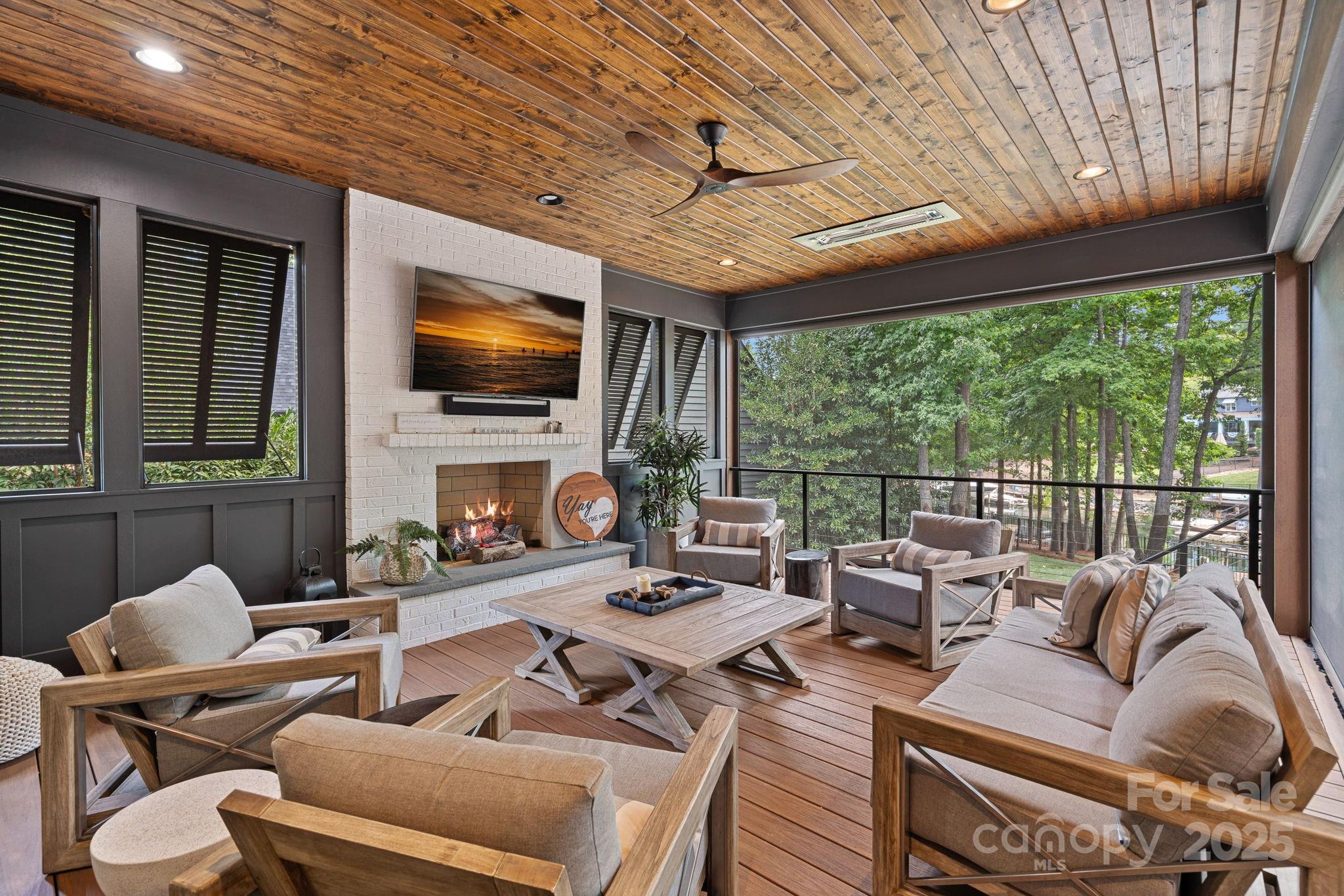 Diane Shores - Residential