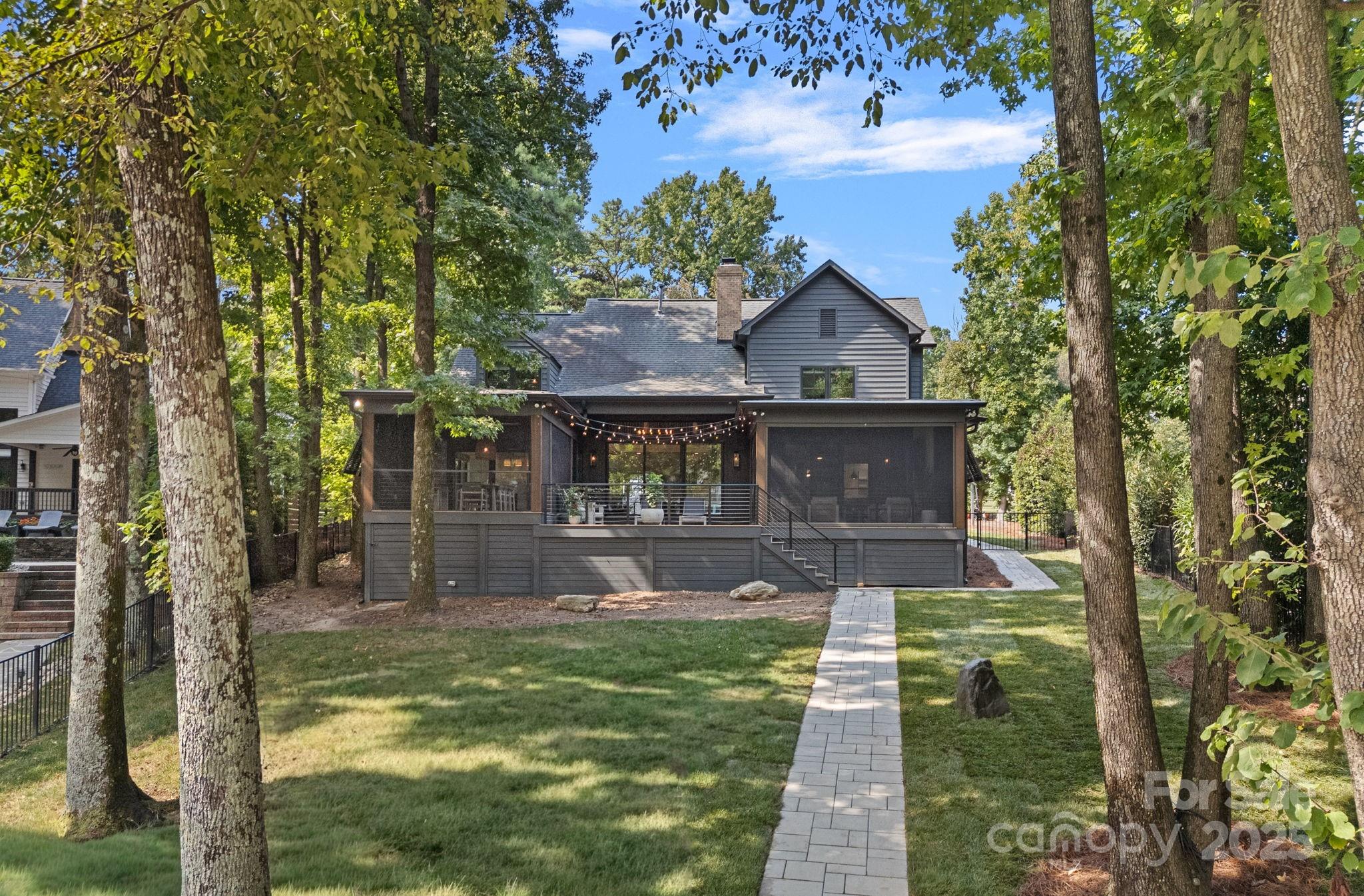 Diane Shores - Residential