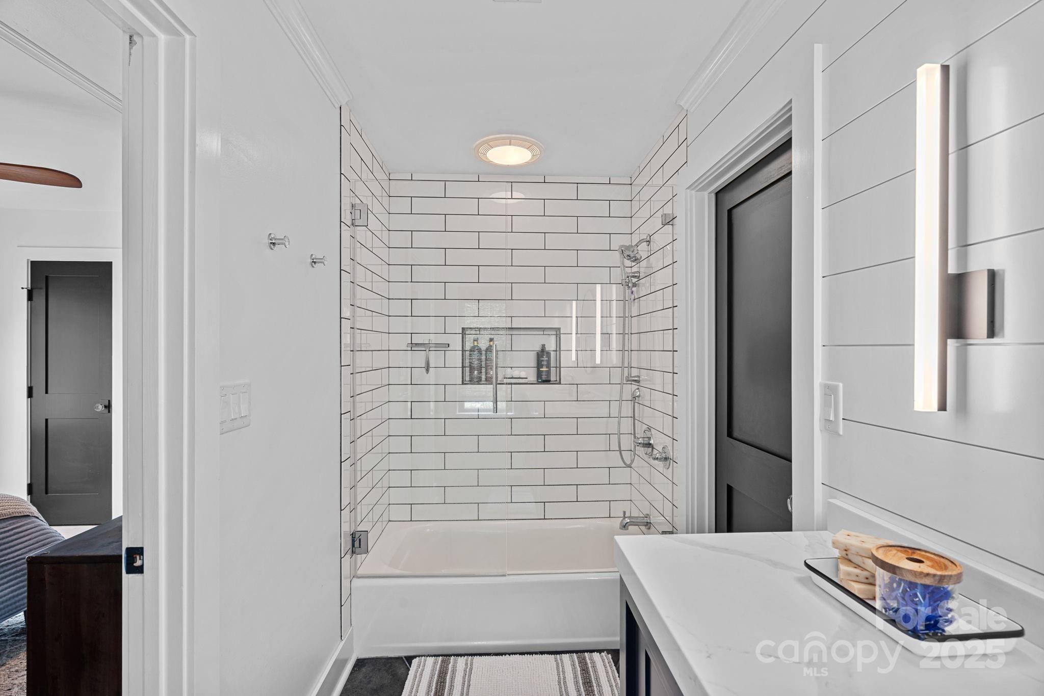 Diane Shores - Residential