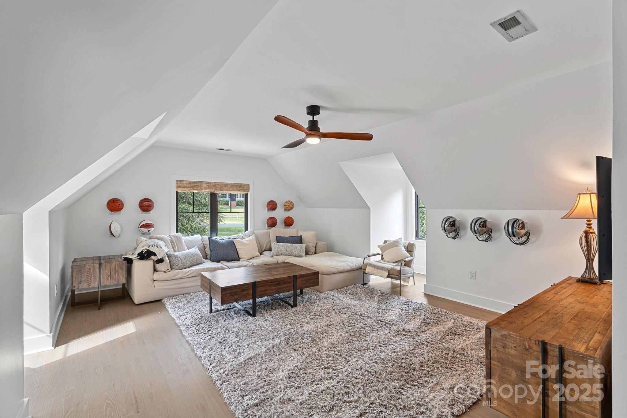 Diane Shores - Residential